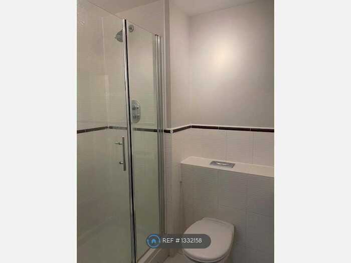 3 Bedroom Flat To Rent In The Quarters, Chester, CH1