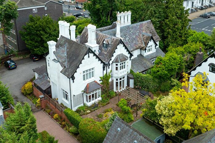 5 Bedroom Semi-Detached House For Sale In Clarendon Square, Leamington Spa, CV32