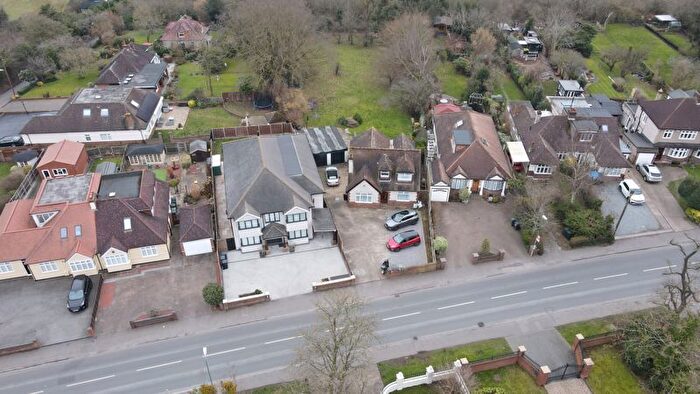 4 Bedroom Detached House For Sale In Birchwood Road, Dartford, DA2