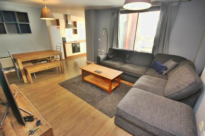 2 Bedroom Flat To Rent In Blantyre Street, Manchester, M15