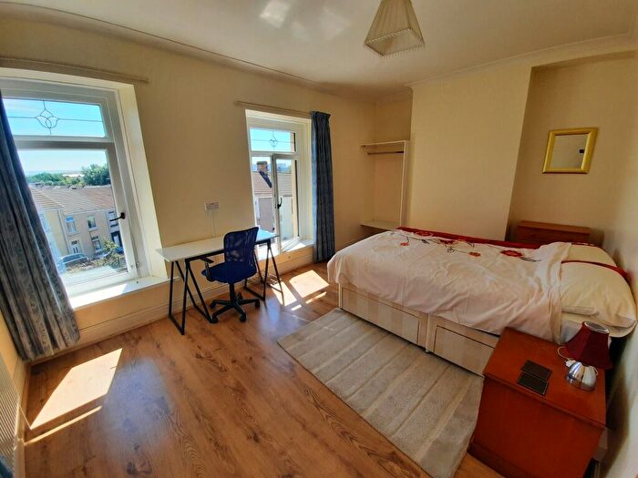 4 Bedroom House To Rent In Kinley Street, St Thomas, Swansea, SA1