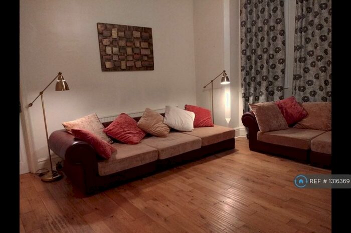 2 Bedroom Flat To Rent In Wilbraham Road, Whalley Range, M16