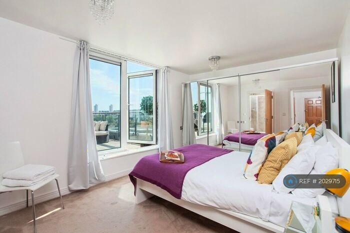 2 Bedroom Penthouse To Rent In Erebus Drive, London, SE28