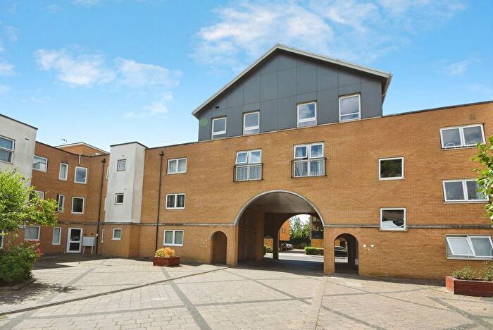 2 Bedroom Flat For Sale In Kenway, Southend-On-Sea, Essex, SS2