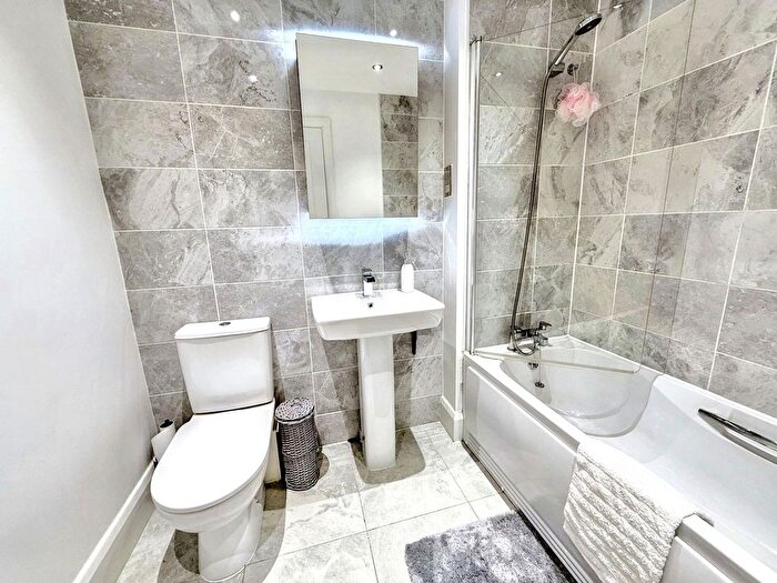 2 Bedroom Semi-Detached House For Sale In Reyburn Wynd, Hebburn, NE31