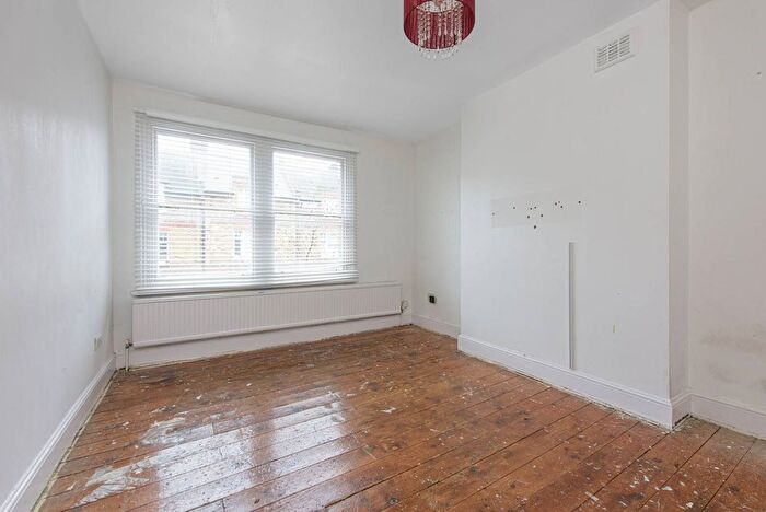 1 Bedroom Flat For Sale In Gascony Avenue, West Hampstead, London, NW6