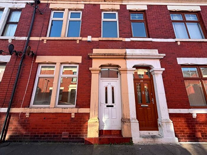 3 Bedroom Terraced House For Sale In Goldfinch Street, Preston, PR1