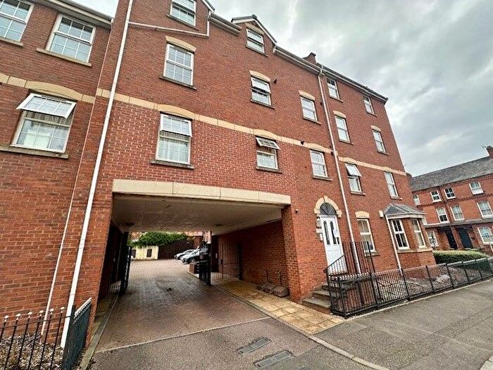 2 Bedroom Flat To Rent In Newland Road, Banbury, OX16