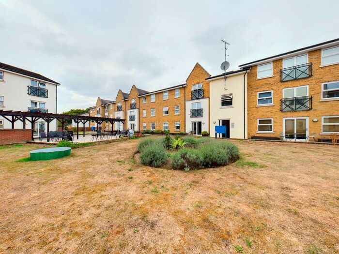 2 Bedroom Apartment To Rent In Walsworth Road, Hitchin, SG4