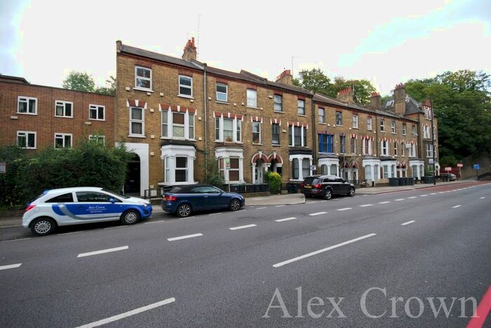 3 Bedroom Flat To Rent In Archway Road, London, N6