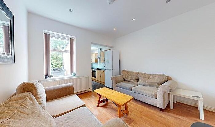 5 Bedroom House To Rent In Langdon Street, Sheffield, S11