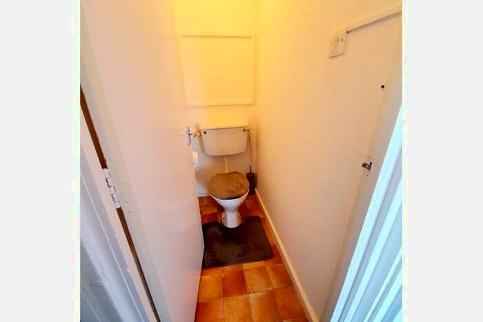 1 Bedroom Flat For Sale In Manston Road, Thanet, Ramsgate, CT12