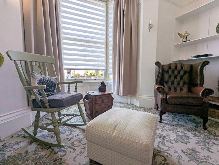 4 Bedroom Semi-Detached House To Rent In Golf Open - Manchester Road, Southport - Sleeps, PR9