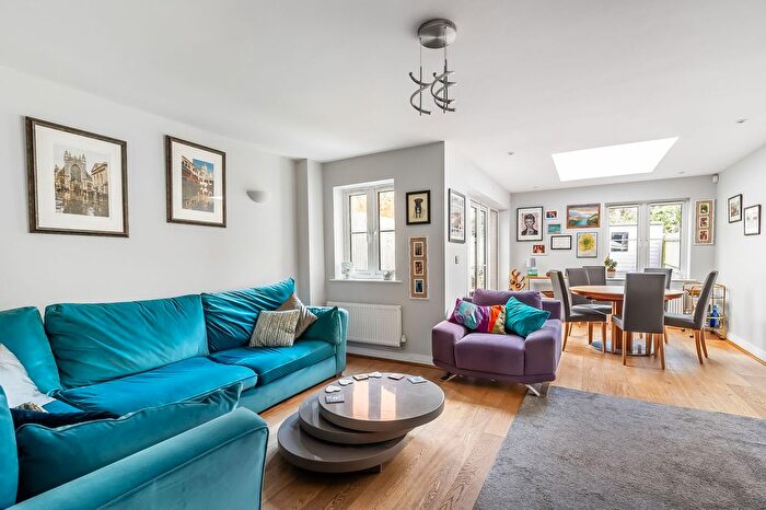 4 Bedroom Semi-detached House For Sale In Dukes Drive, Tunbridge Wells, TN2