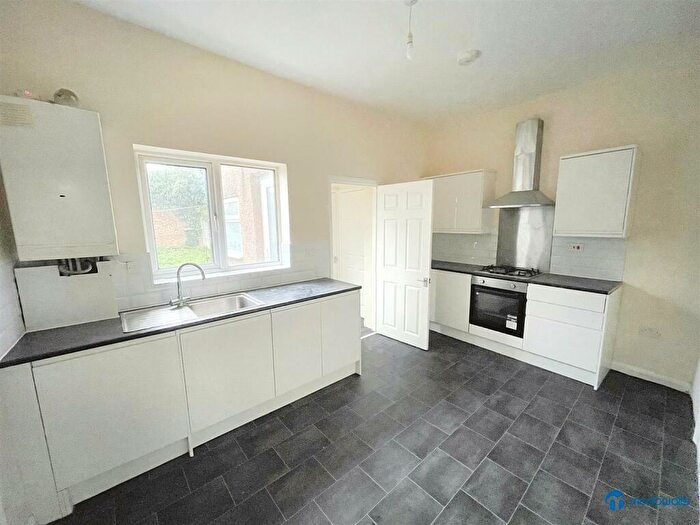 3 Bedroom Terraced House To Rent In Green Lane, Ilford, IG1