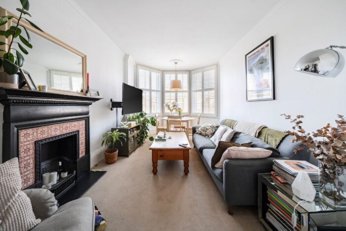 2 Bedroom Flat For Sale In Rydal Road, Streatham, London, SW16