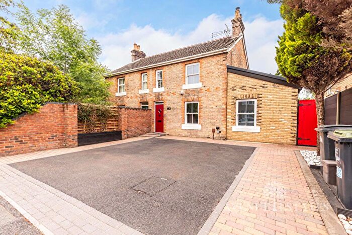 3 Bedroom Semi Detached House For Sale In Alton Road, Bournemouth, BH10