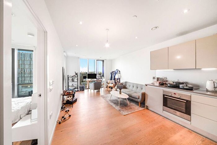 1 Bedroom Flat To Rent In St Gabriel Walk, Elephant And Castle, London, SE1