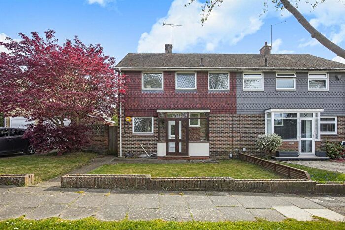 3 Bedroom Semi Detached House For Sale In The Spinney, Sidcup, DA14