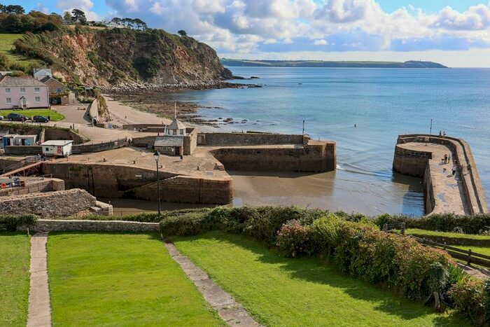 2 Bedroom Property To Rent In Charlestown Road, St Austell, PL25