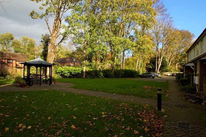 2 Bedroom Flat To Rent In Nightingale Court, Hertford SG14