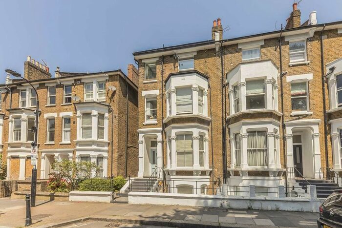 2 Bedroom Flat To Rent In Batoum Gardens, London, W6