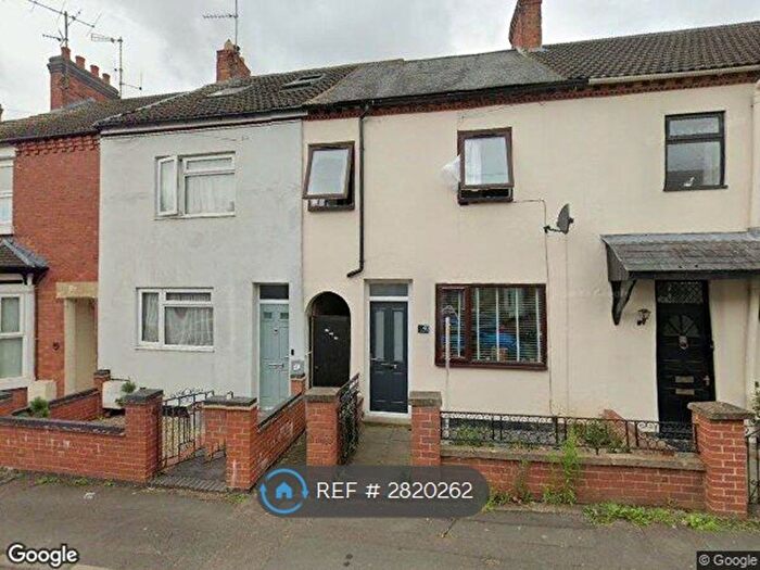 3 Bedroom Terraced House To Rent In Queen St, Kettering, NN14