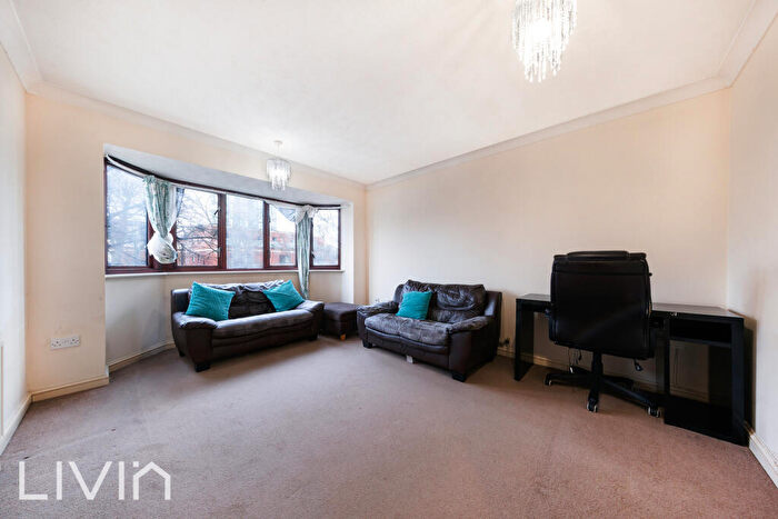 1 Bedroom Flat For Sale In Chartwell Close, Croydon, CR0