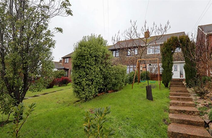 4 Bedroom Semi Detached House For Sale In Fairstone Close, Hastings, TN35