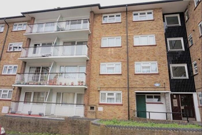 2 Bedroom Flat To Rent In St. Andrews Court, Queen Street, Gravesend, Kent, DA12
