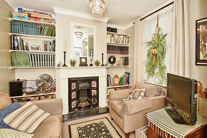 2 Bedroom Terraced House For Sale In Catherine Street, Rochester, Kent, ME1