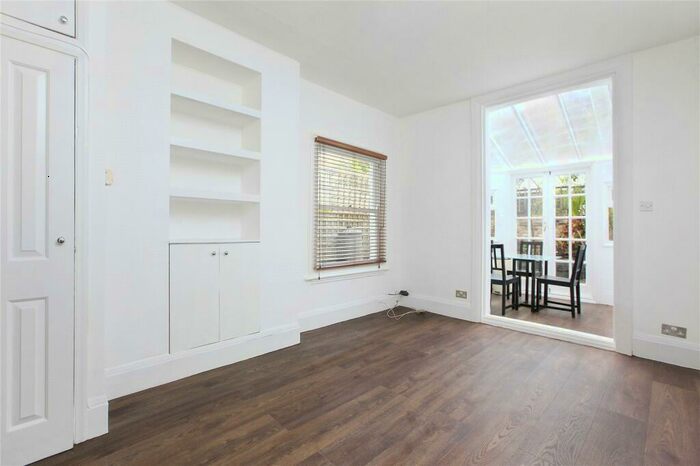 2 Bedroom Flat To Rent In Cathles Road, Clapham South, London, SW12