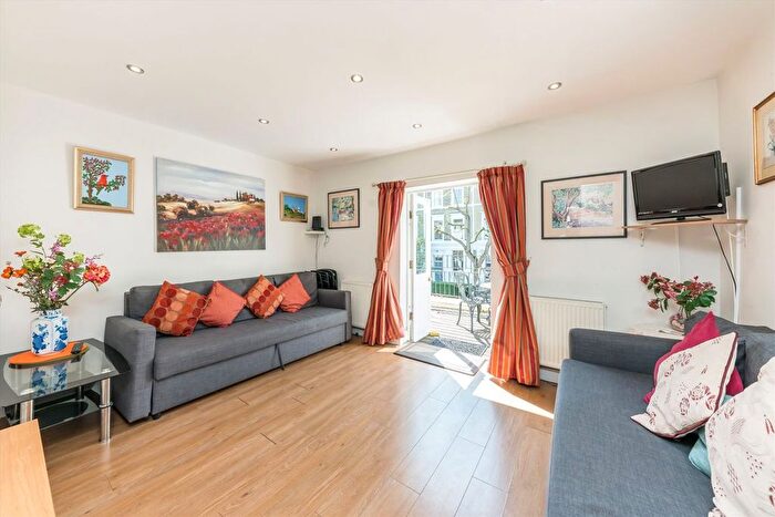 2 Bedroom Flat To Rent In Portland Road, Holland Park, W11