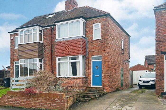 2 Bedroom Semi Detached House For Sale In Langholme Drive, York, YO26