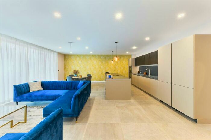 2 Bedroom Apartment To Rent In Furze Hill, Kingswood, Tadworth, KT20