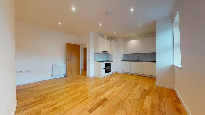 2 Bedroom Flat To Rent In Brookhill Road, London SE18