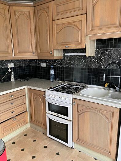 3 Bedroom Detached House To Rent In Crawley Green Road, Luton, LU2