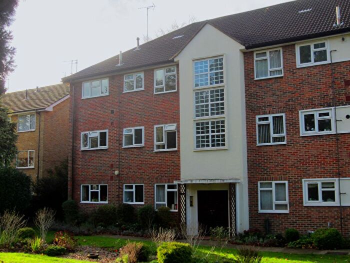 2 Bedroom Flat To Rent In Hempstead Road, Watford, WD17