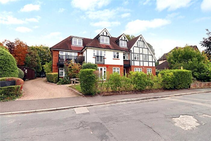 2 Bedroom Flat For Sale In Tetten Hall, West Hill Road, Woking, Surrey, GU22
