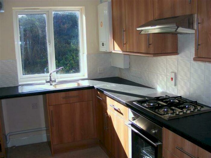 2 Bedroom Flat To Rent In Tudor Court, Off Sunny Bank, Middleport, ST6