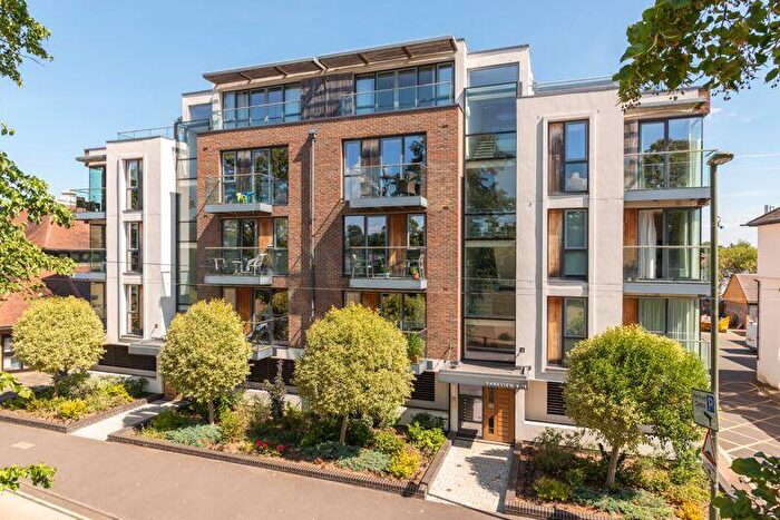 2 Bedroom Apartment To Rent In Queens Road, Hersham, KT12