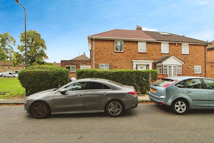 3 Bedroom Semi Detached House For Sale In Fryent Way, Kingsbury, London, NW9