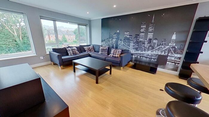 4 Bedroom Semi Detached House To Rent In Guildford Park Avenue, Guildford, GU2