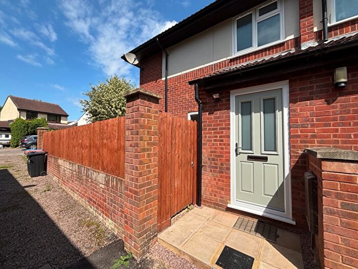 2 Bedroom Terraced House To Rent In Hepleswell, Milton Keynes, MK8