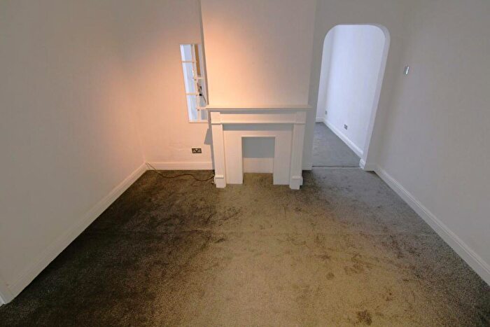 2 Bedroom End Of Terrace House To Rent In Henderson Drive, Dartford, DA1