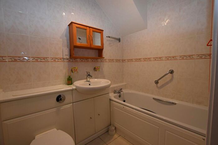 1 Bedroom Apartment For Sale In Gaskell Court, Thornton End, Holybourne, Alton, Hampshire, GU34