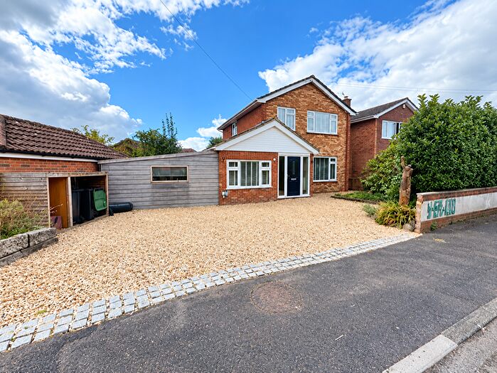 3 Bedroom Detached House To Rent In Linda Road, Fawley, SO45