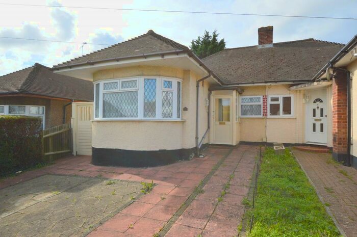 2 Bedroom Bungalow To Rent In Stanford Road, Luton, Bedfordshire, LU2
