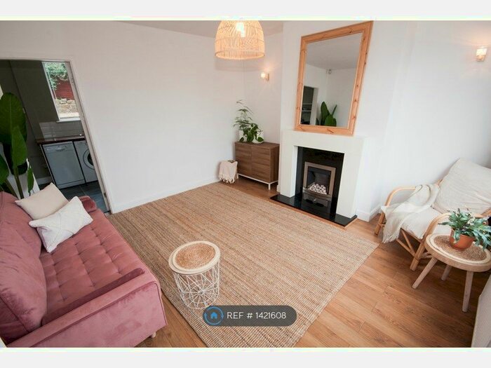 3 Bedroom Terraced House To Rent In Vesper Way, Leeds, LS5