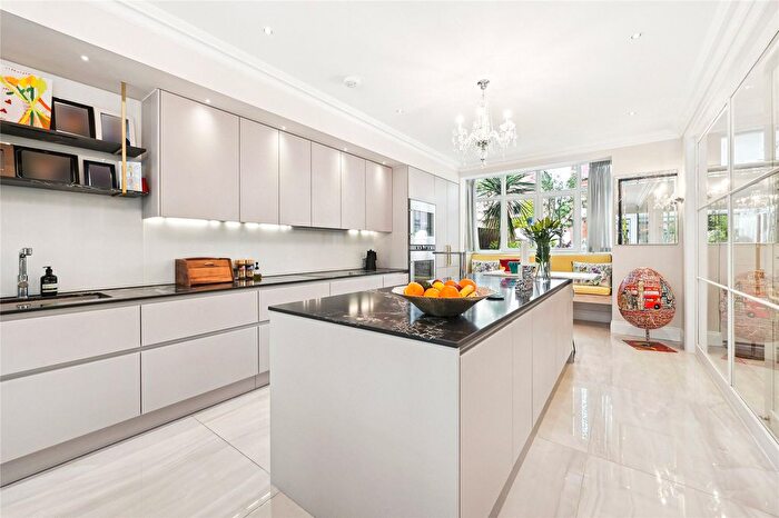 6 Bedroom Semi-Detached House To Rent In Barrowgate Road, London, United Kingdom, W4